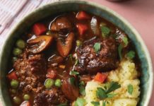 Beef And Mushroom Stew with Mashed Potatoes Beef & Mushroom Stew
