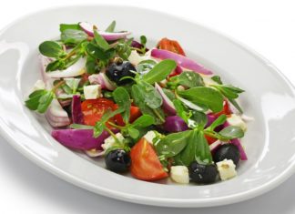 Pigweed: 1 Green You Should Not Dismiss As A Weed Pigweed-Purslane-Salad