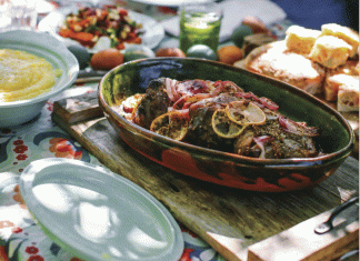 AROMATIC SLOW-COOKED LAMB SHOULDER RECIPE AROMATIC SLOW-COOKED LAMB SHOULDER