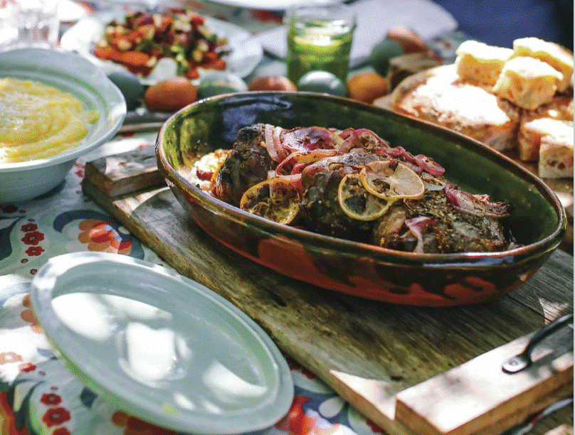 AROMATIC SLOW-COOKED LAMB SHOULDER