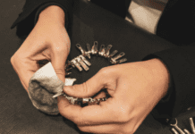 How To Clean Silver Jewelry: 7 Simple Products You Can Use At Home How To Clean Silver Jewelry