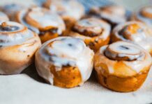 Tik Tok Cinnamon Rolls With Heavy Cream Hack Cinnamon Rolls With Heavy Cream