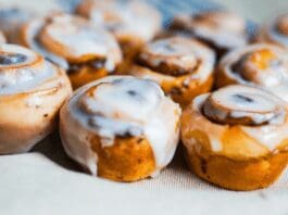 Tik Tok Cinnamon Rolls With Heavy Cream Hack Cinnamon Rolls With Heavy Cream