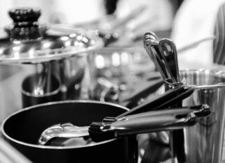 How to Clean an Instant Pot in 5 Easy Steps How to Clean an Instant Pot