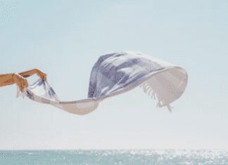 Choosing the Best Beach Towel: 3 Key Factors You Need To Check Choosing the Best Beach Towel